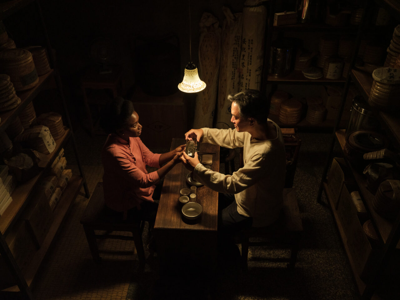 BLACK-TEA_Photo-11_OLIVIER MARCENY (c) CINÉFRANCE STUDIOS ARCHIPEL 35 DUNE VISION