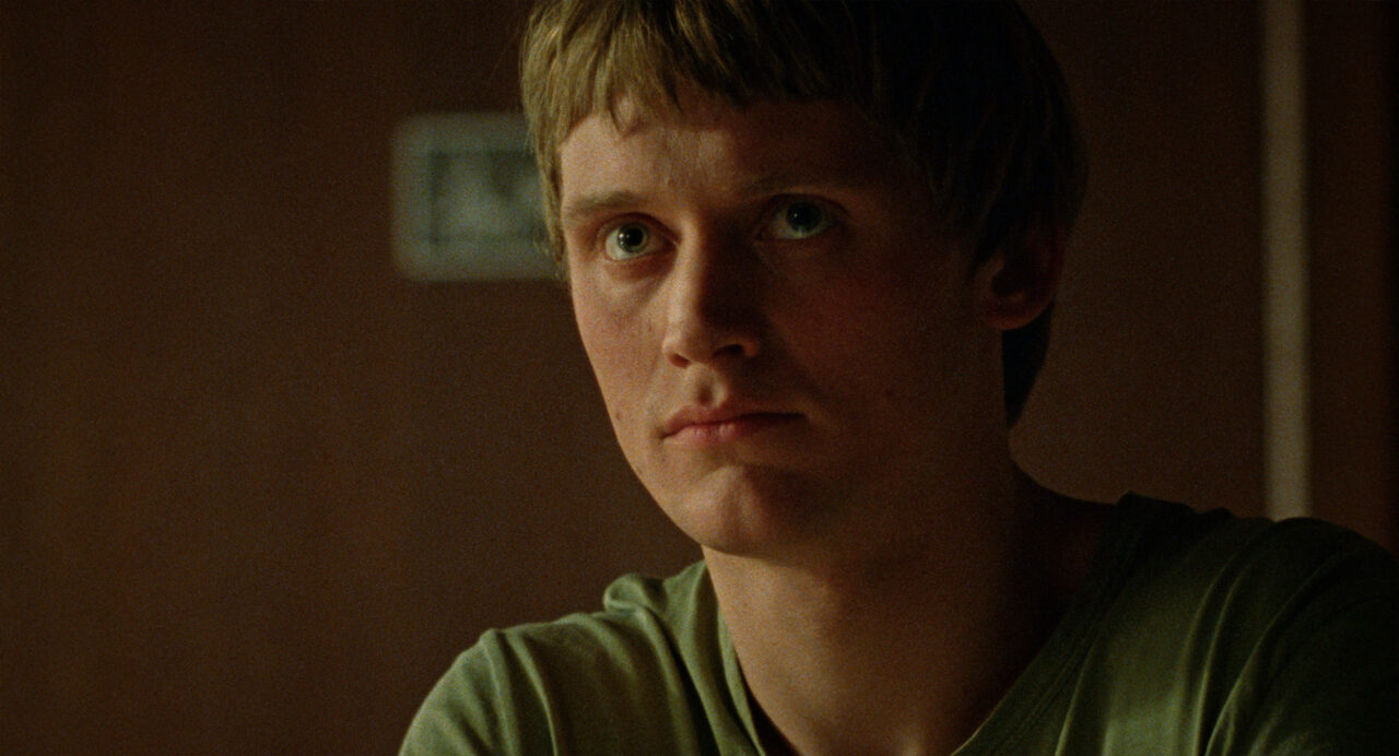 Csendes_barat_EnzoBrumm_Mozinet