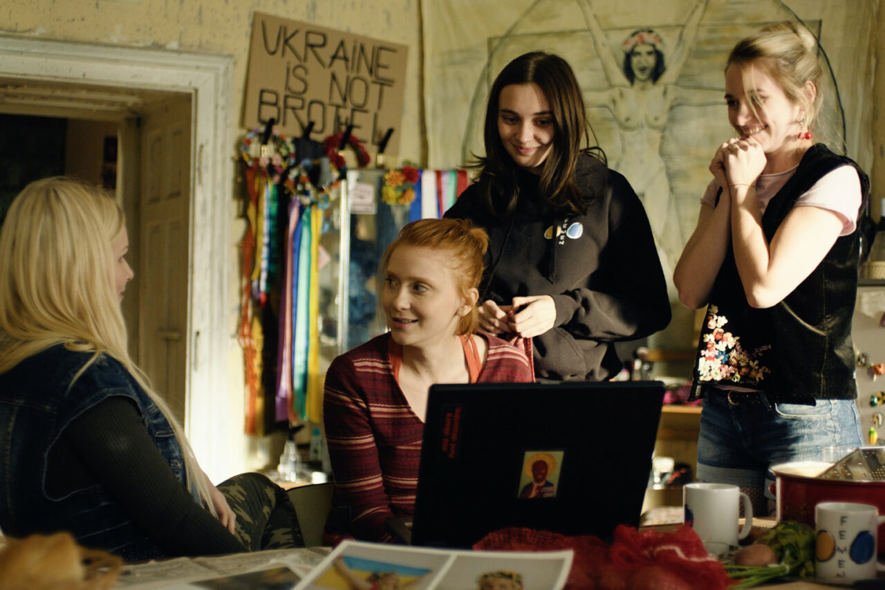 Photo 2 © 2024 – Rectangle Productions – 2.4.7. Films – Hero Squared – France 3 Cinéma – Tabor Ltd