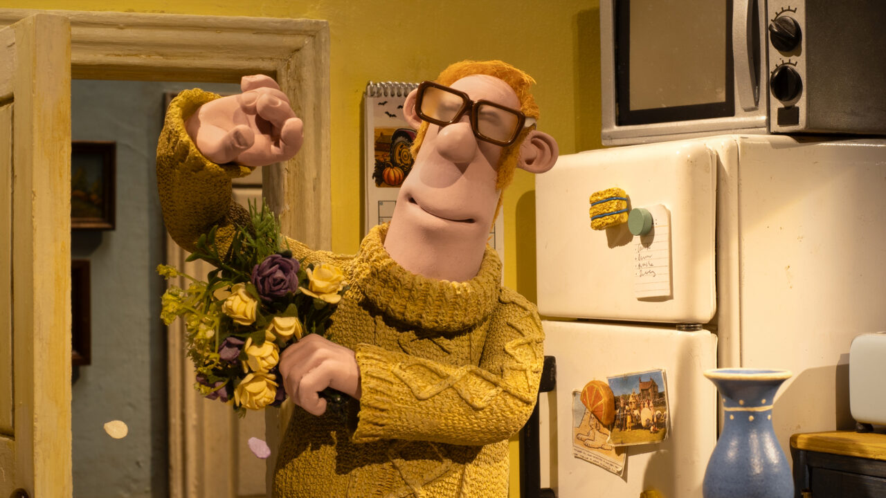 STS_BEAST_EPPlus_030-03000_FarmerRubbingFlower