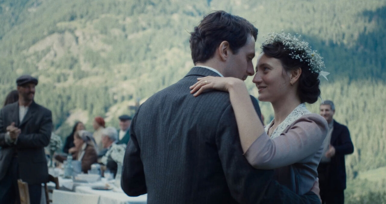 Vermiglio_FTR_F-190_IT-XX_INT_51_24fps@12Mbps.00_54_13_23.Still057