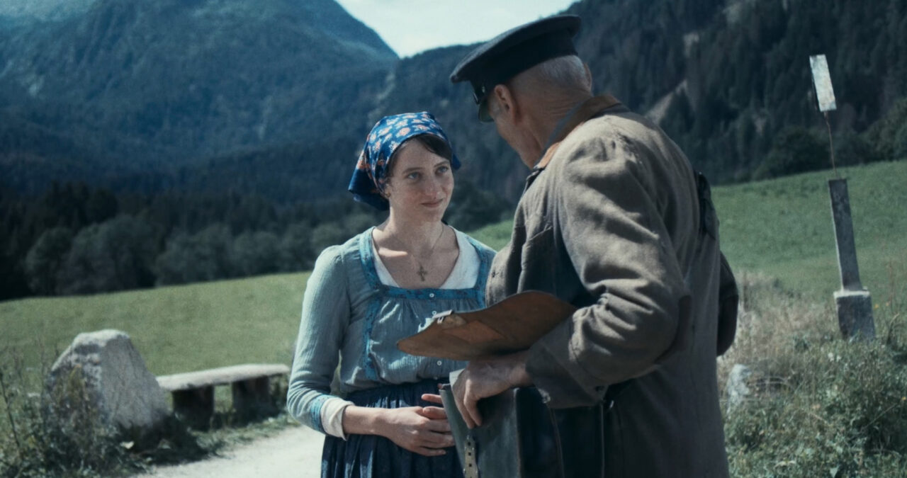 Vermiglio_FTR_F-190_IT-XX_INT_51_24fps@12Mbps.01_07_36_10.Still074